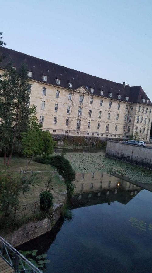 Appartement Confort Deux Etoiles Dole Exterior foto